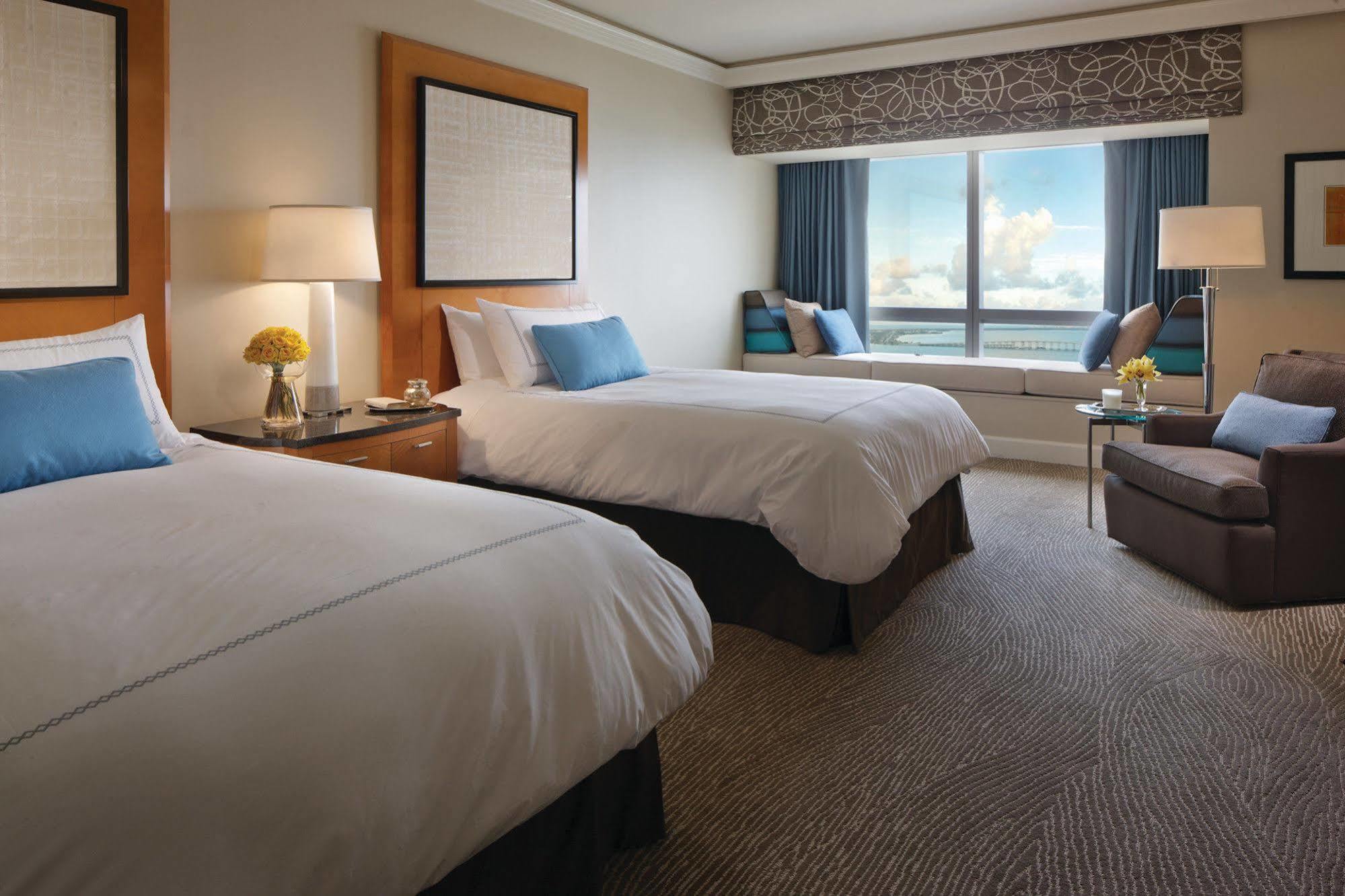 Four Seasons Hotel Miami - Luxury Private Residences Zewnętrze zdjęcie